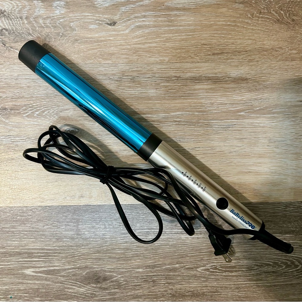 BaByliss Nano Titanium 1.25 inch Barrel Curling Wand w/ 5 Heat Settings